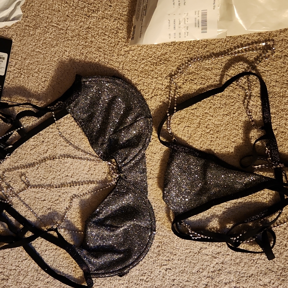 Lingerie set - Picture 2 of 3